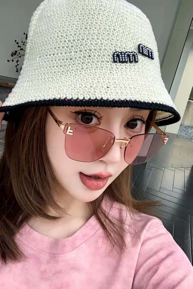 Beige Noir Tissé Textura Crochet Perlé Logo Chapeau Bucket 3