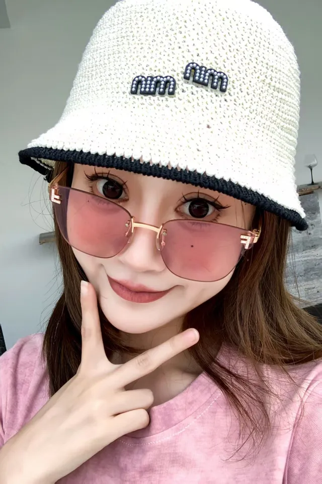 Beige Noir Tissé Textura Crochet Perlé Logo Chapeau Bucket 4