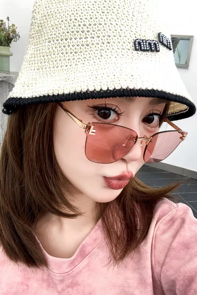 Beige Noir Tissé Textura Crochet Perlé Logo Chapeau Bucket 6