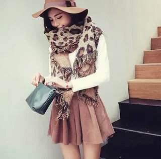 Beige Brown Knitted Leopard Print Scarve 10