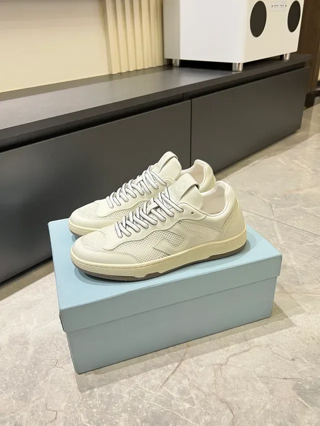 Beige Gray Low-Top Mesh-and-Leather Panel Construction Sneakers 5
