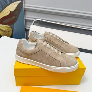Tênis lifestyle de camurça slip-on bege