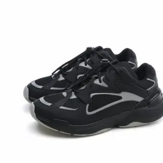 Zapatillas Lifestyle Negro y Gris con Upper Layered
