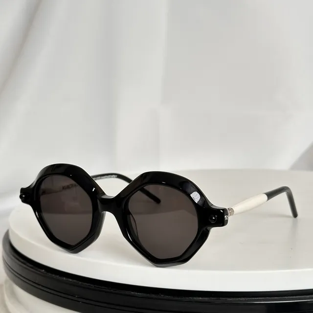 Black and Tortoiseshell Acetate Two-Tone Temple Sunglasses 8