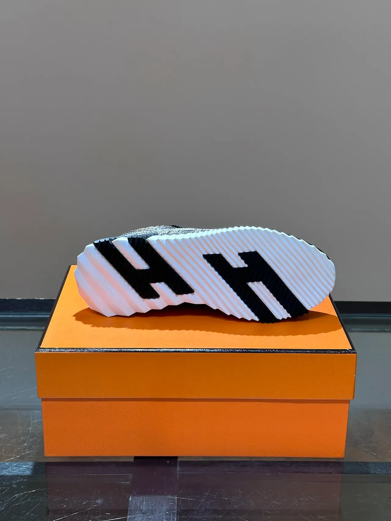 Black and White Architectural Line-Art Low-Top Lifestyle Sneakers 2