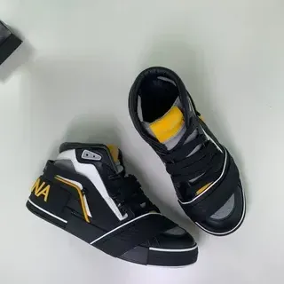 Zapatillas lifestyle de alto con paneles contrastantes en negro y amarillo