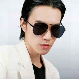 Black Aviator-Style Gradient Lens Sunglasses