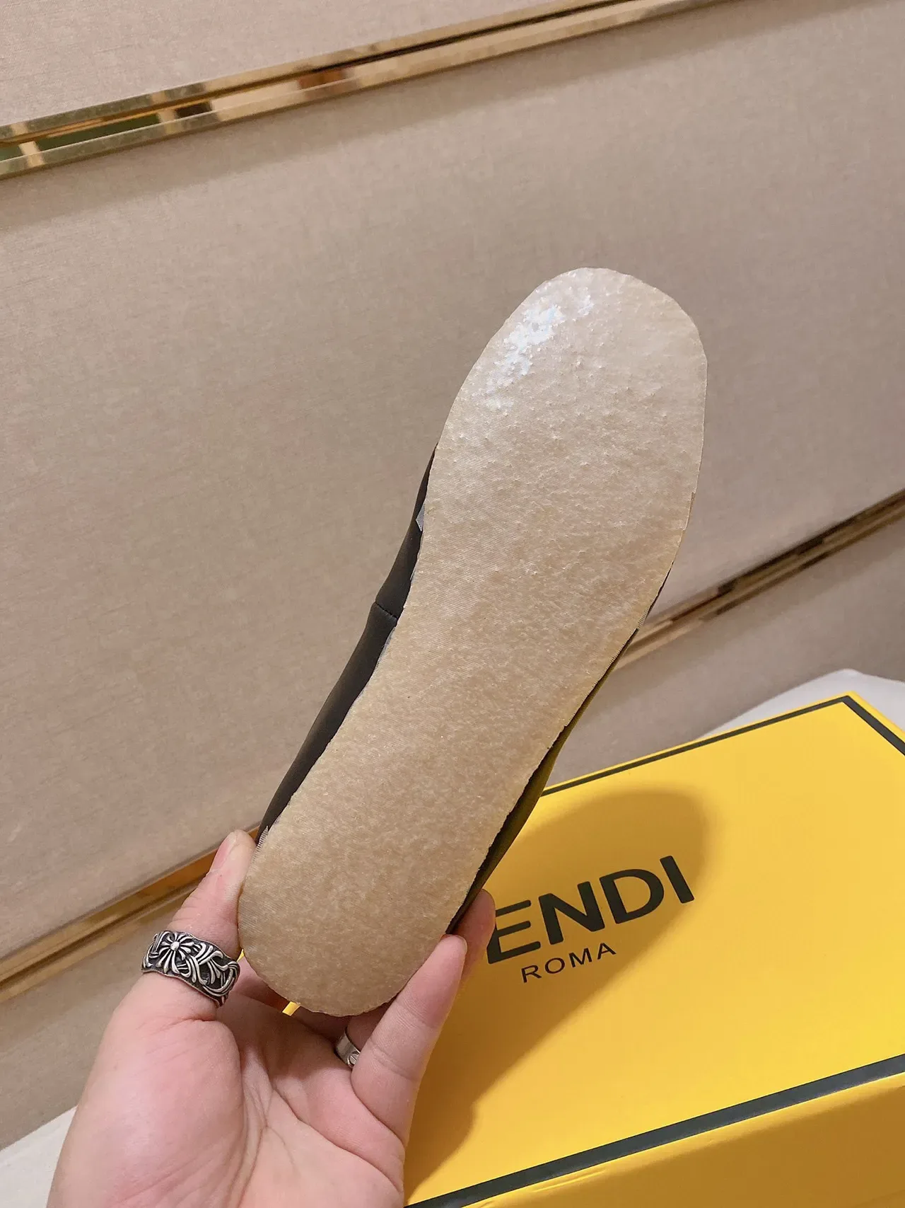 Noir Beige Cuir Brodé Motif Vamp Loafer 3