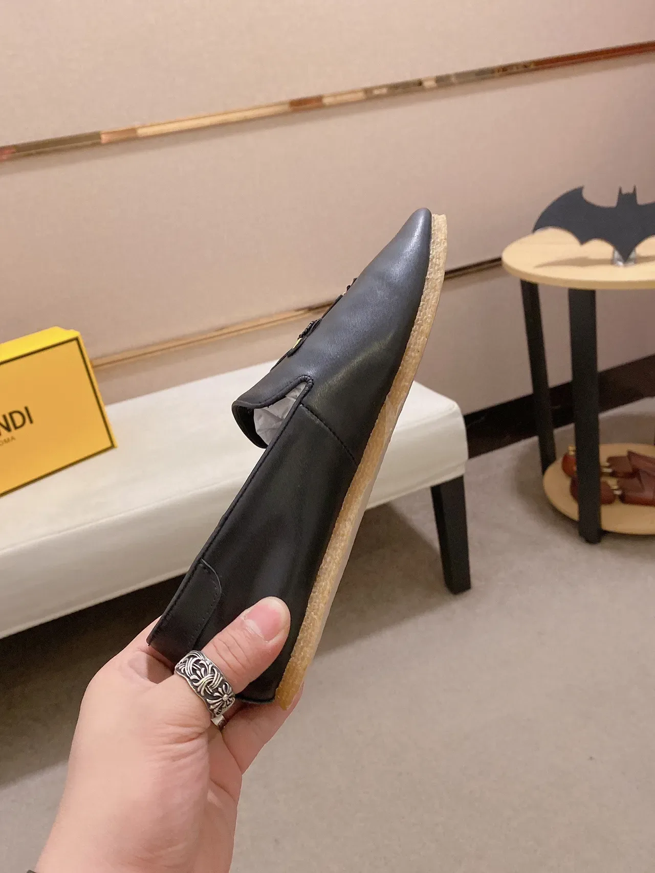 Noir Beige Cuir Brodé Motif Vamp Loafer 7