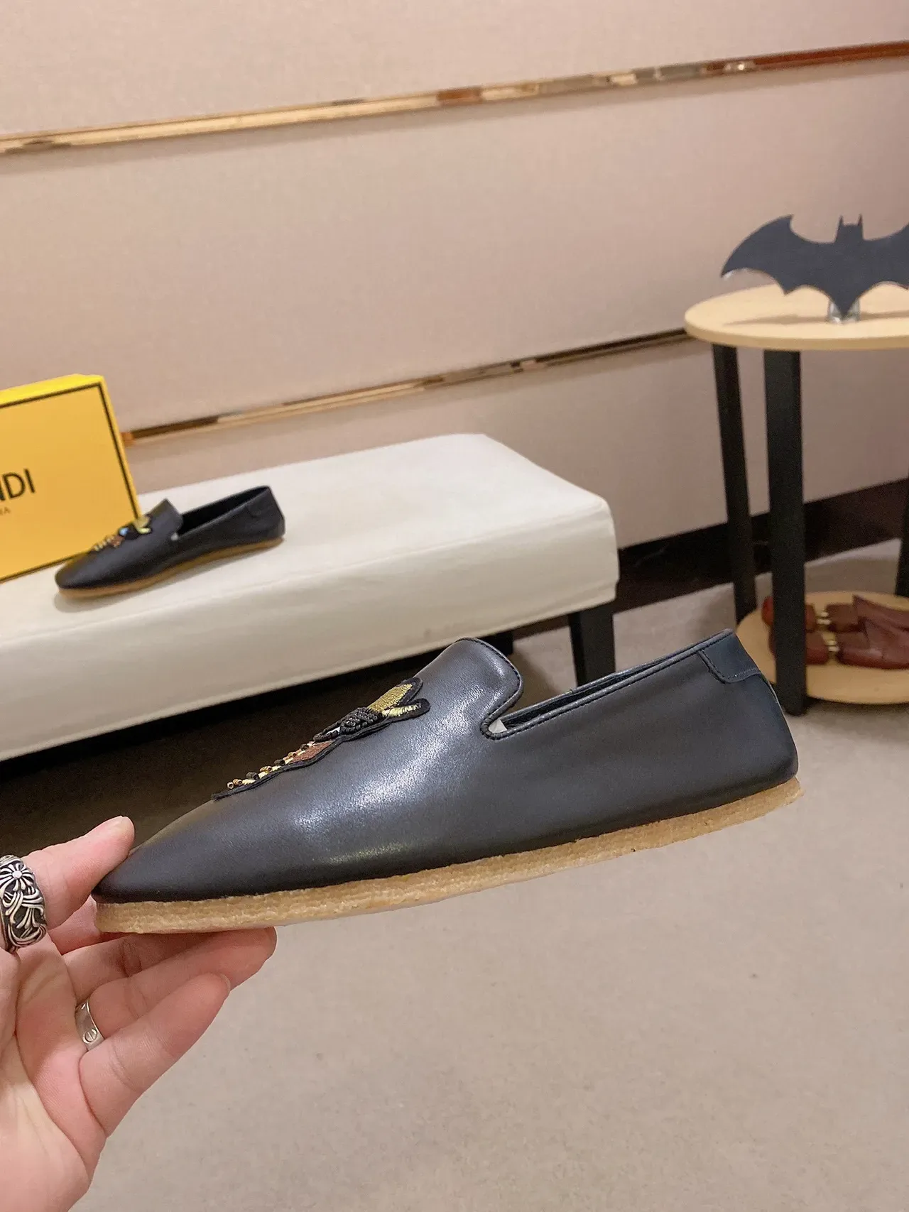 Noir Beige Cuir Brodé Motif Vamp Loafer 9