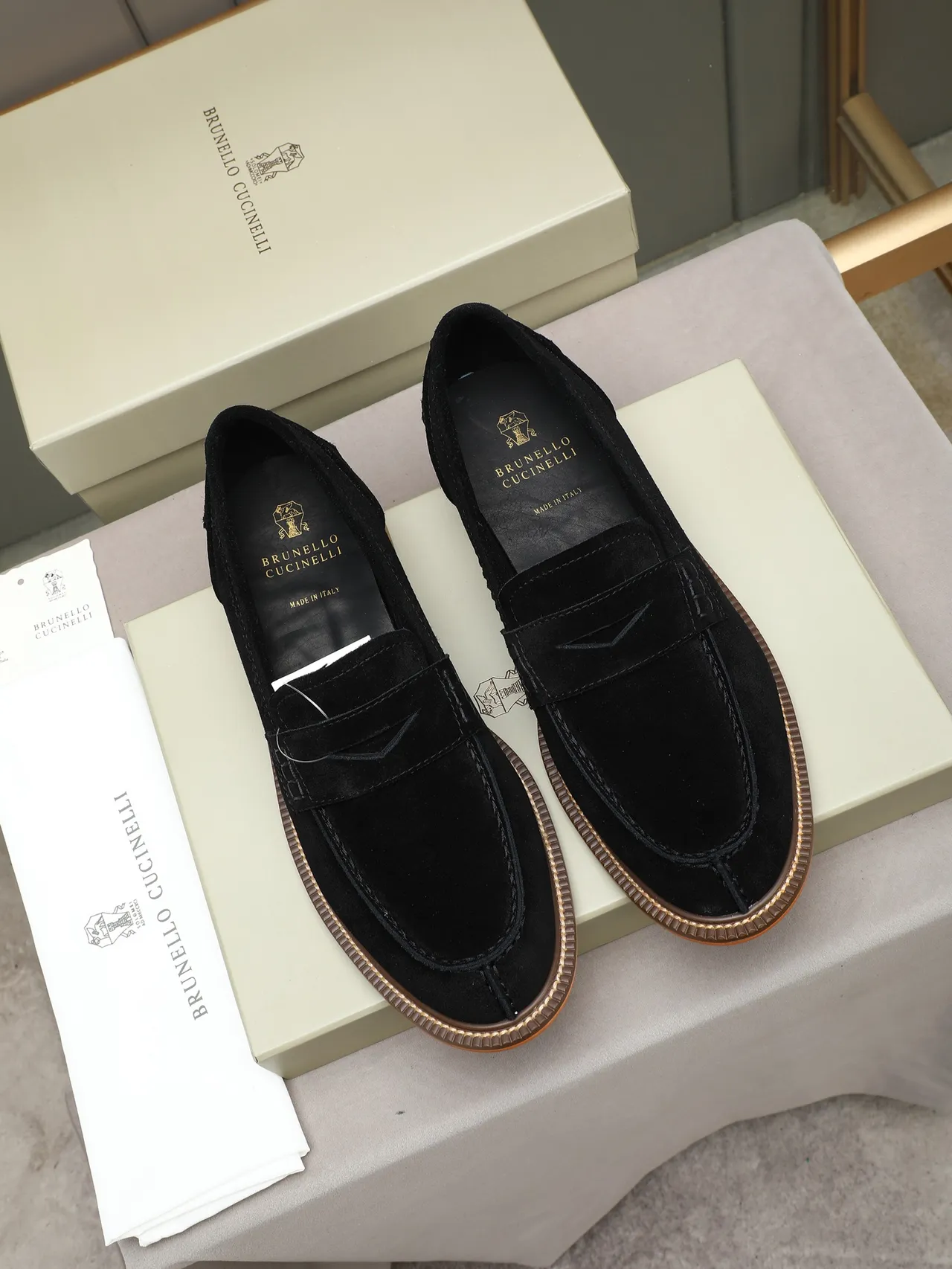 Black Brown Suede Moc-Toe Stitching Loafer 2