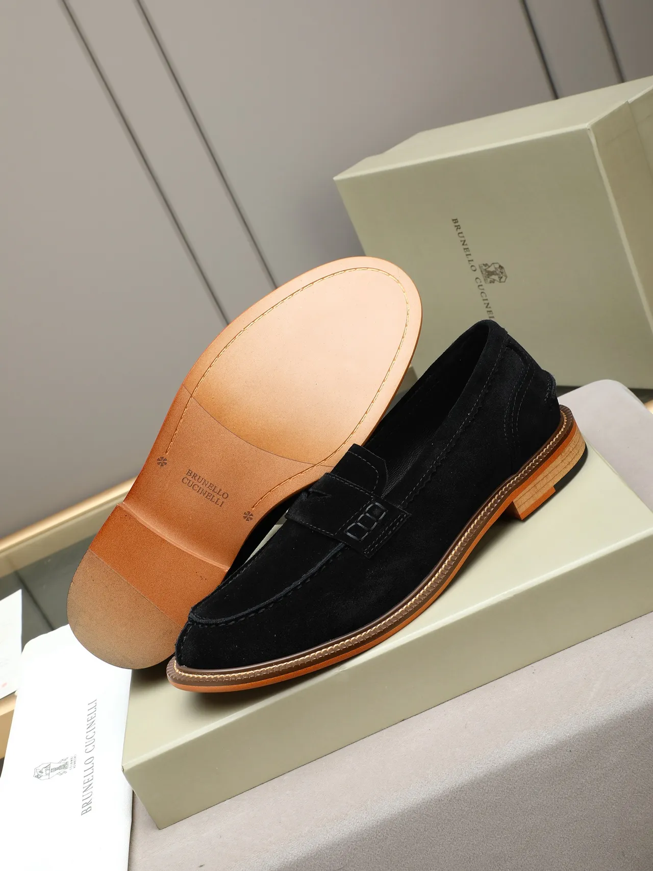 Black Brown Suede Moc-Toe Stitching Loafer 4