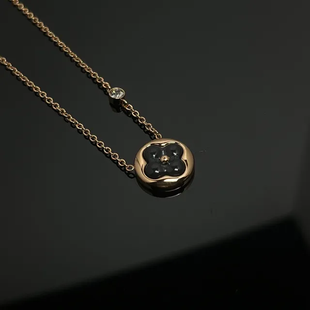 Black Gold Floral Quatrefoil Pendant Polished Metal Bezel Necklace 2