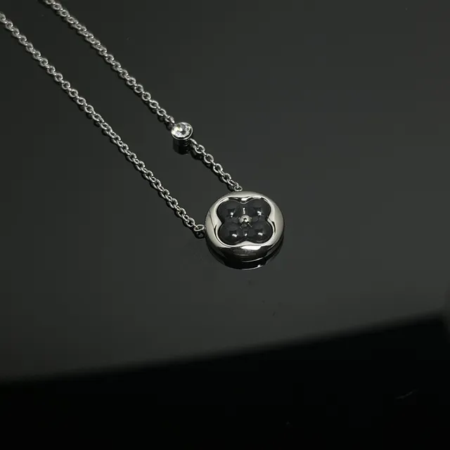 Black Gold Floral Quatrefoil Pendant Polished Metal Bezel Necklace 3