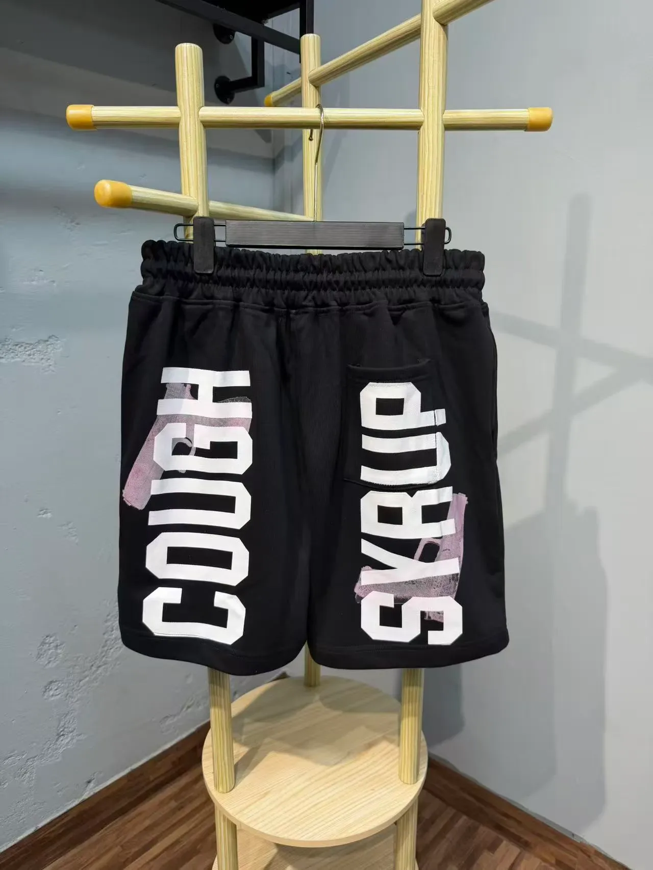Black Graphic-Print Drawstring Waist Oversized Shorts 6
