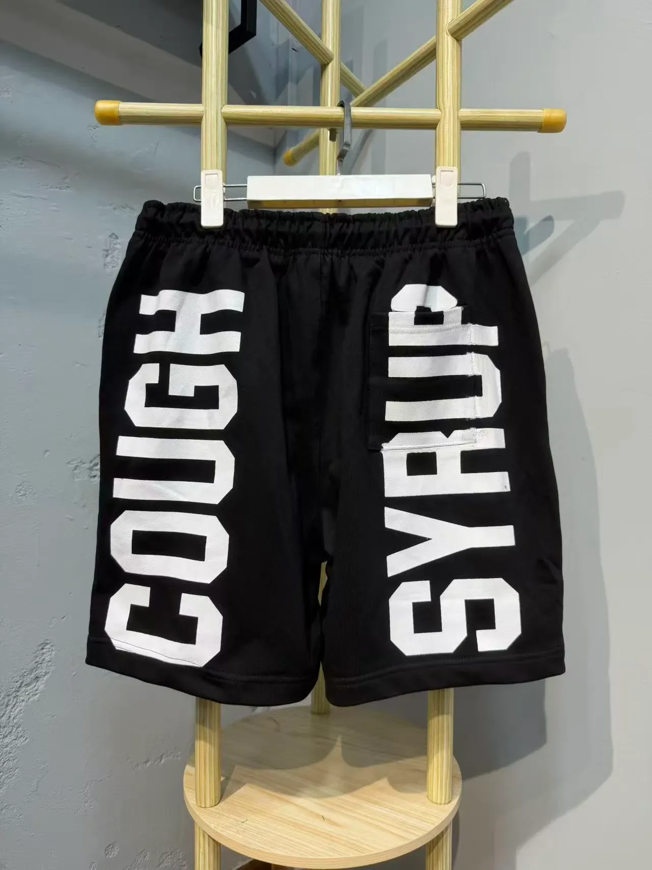 Black Graphic Print Elastic Waist Shorts 9