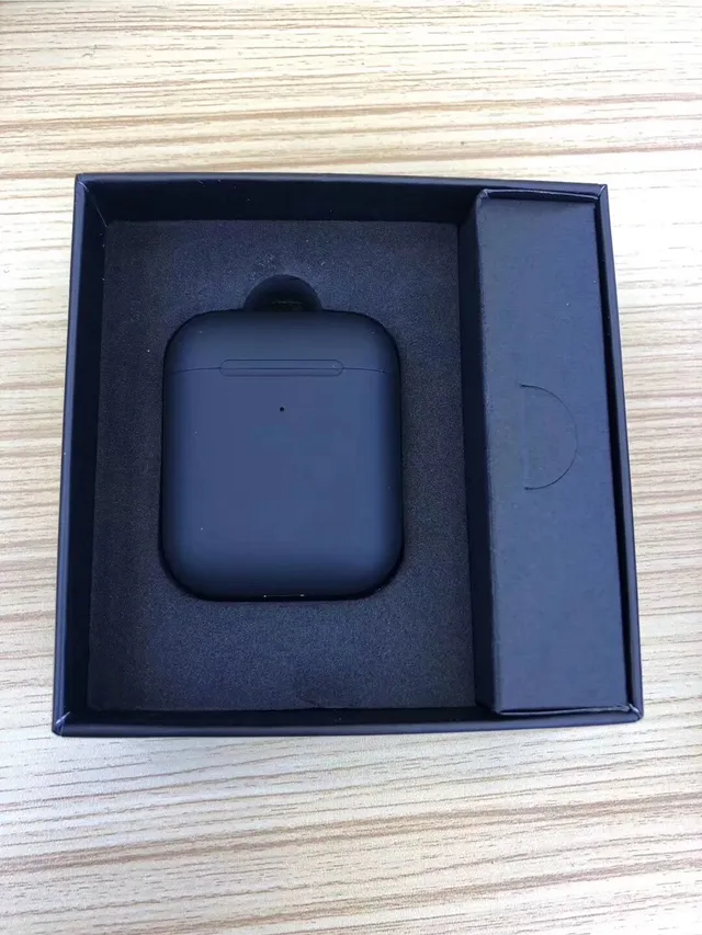 Caja de Carga Compacta de Acabado Negro y Gris Mate TWS Earbuds 12