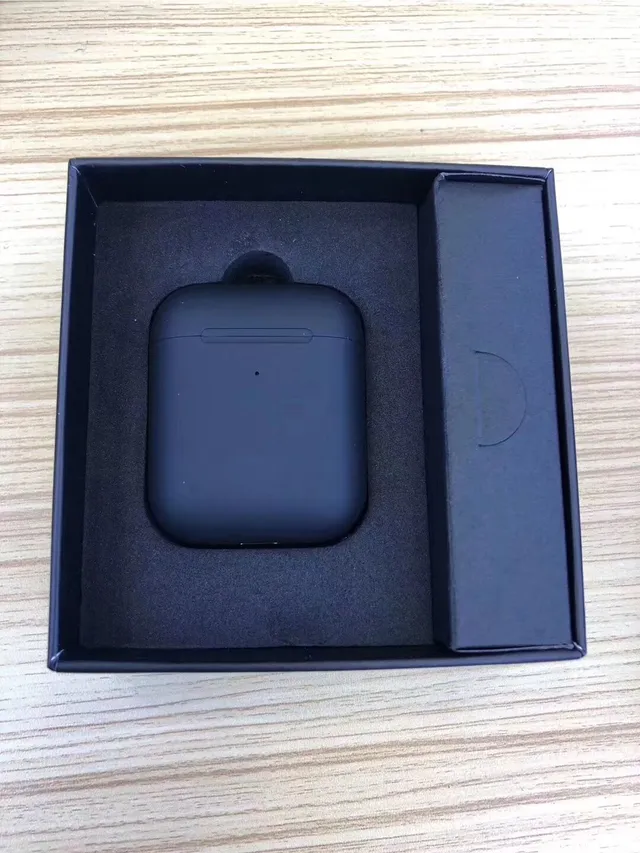 Caja de Carga Compacta de Acabado Negro y Gris Mate TWS Earbuds 17