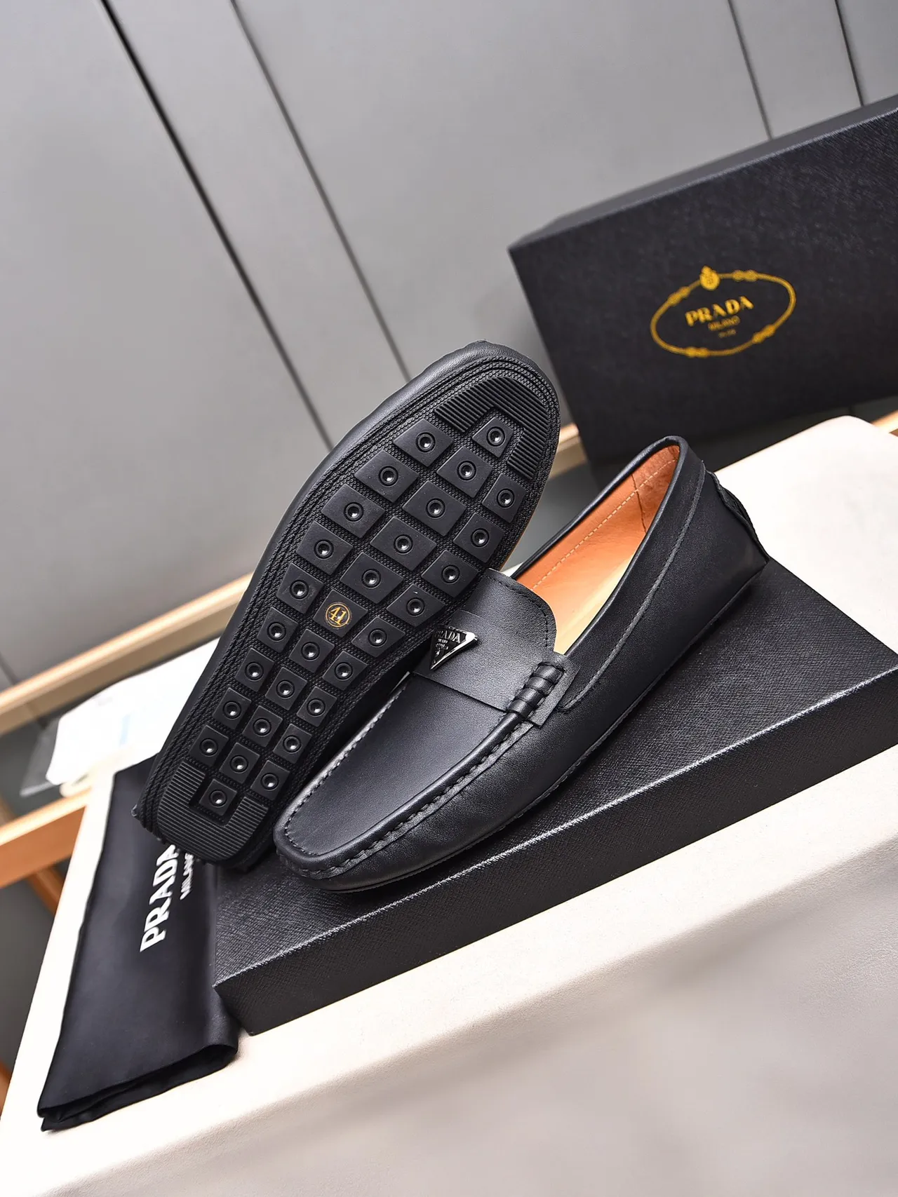 Black Orange Leather Moc-Toe Stitching Loafer 4