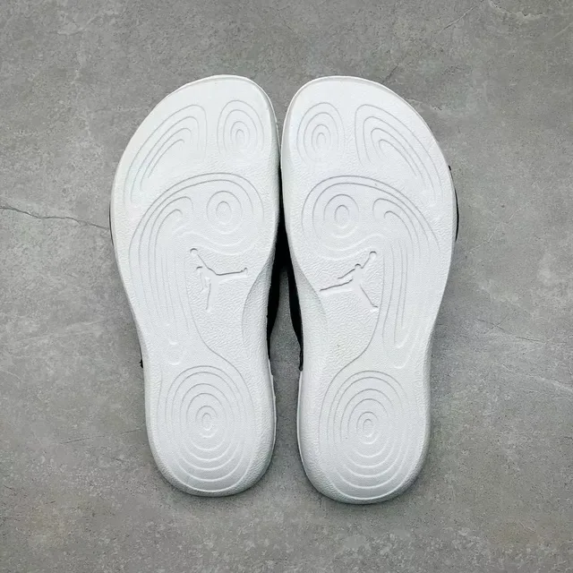 Black Pebbled Strap White Sole Slide Slipper 2