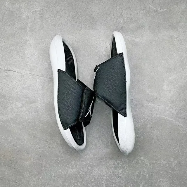 Black Pebbled Strap White Sole Slide Slipper 5