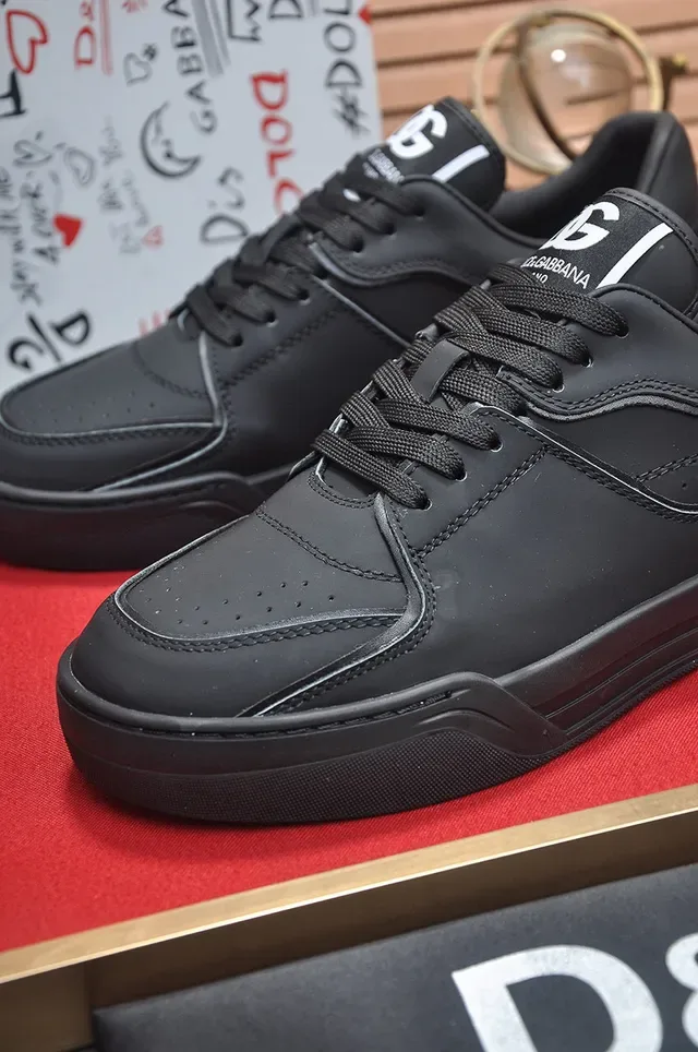 Black Platform Sole Lifestyle Sneaker 3