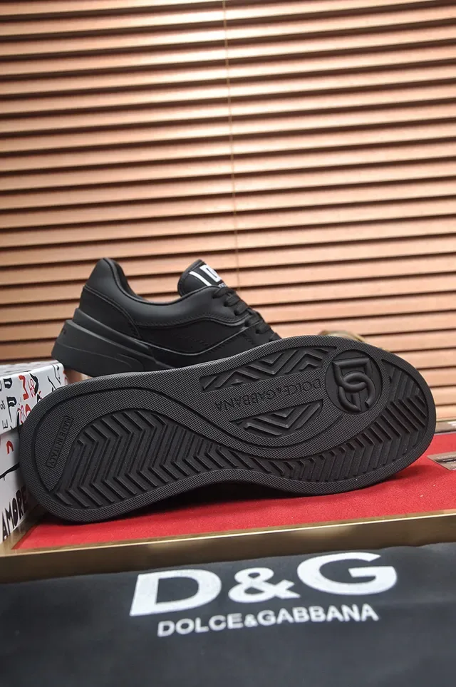 Black Platform Sole Lifestyle Sneaker 4