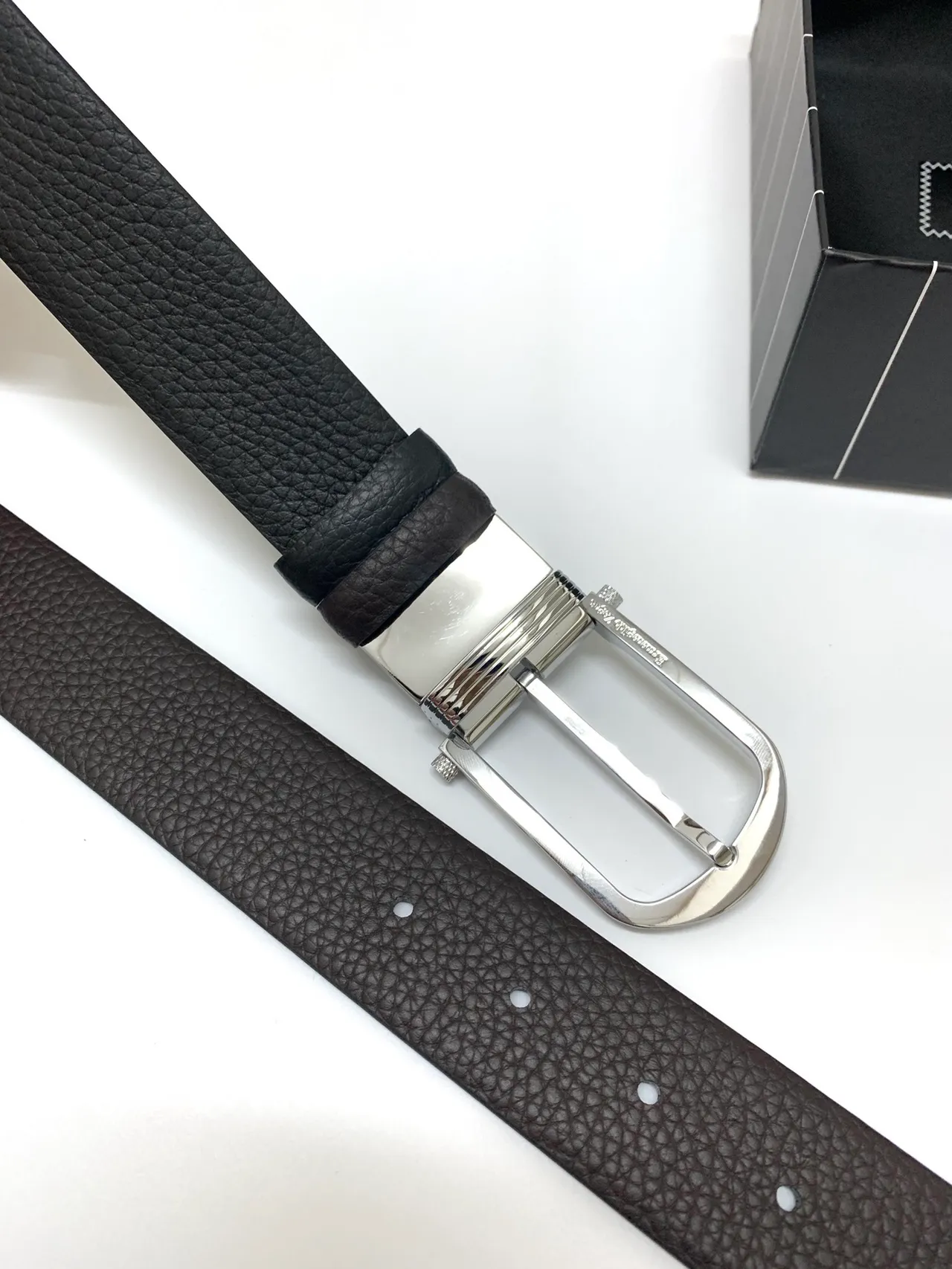 Black Silver Pebbled Reversible Buckle Leather Belt 2
