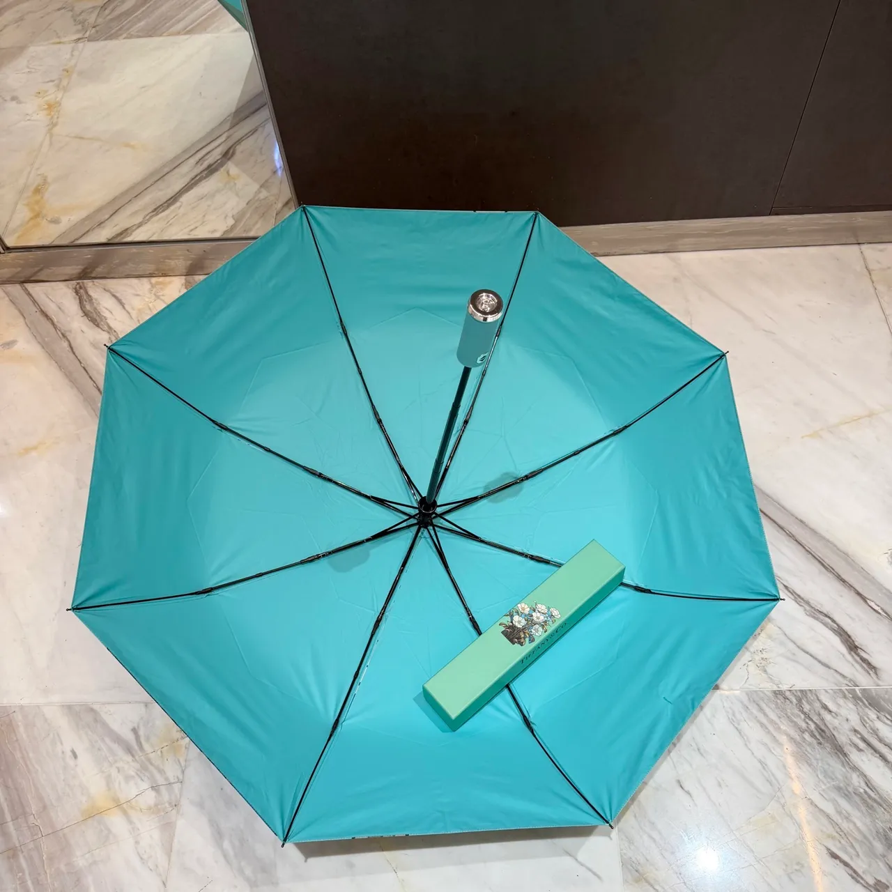 Bolsa de mão azul de tecido leve com estampado floral de vitral multicolor canopy 3