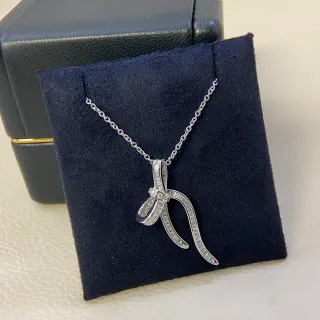 蝴蝶结形状的袋钻镶嵌吊坠项链