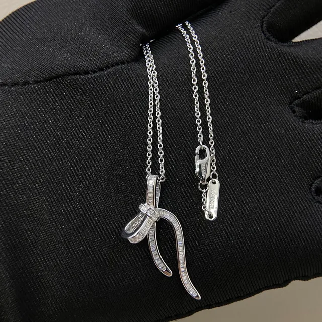 Bow-Shaped Baguette-Pavé Pendant Necklace 3