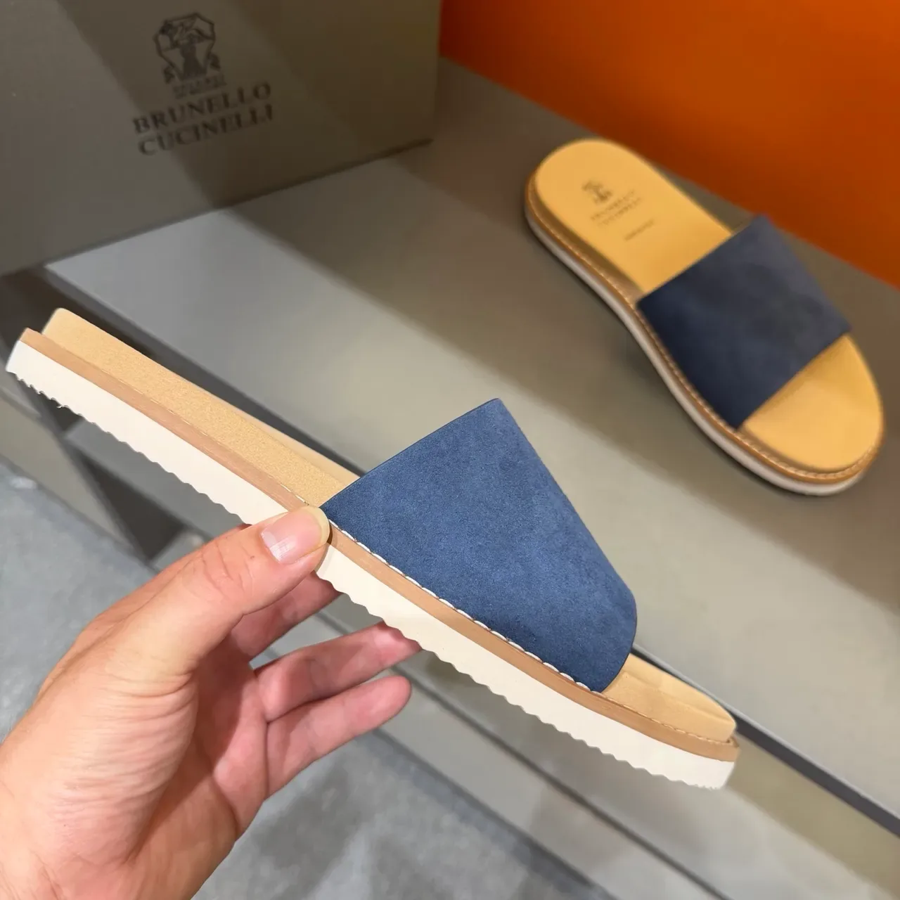 Brunello Cucinelli Single-Strap Leather Slippers 2