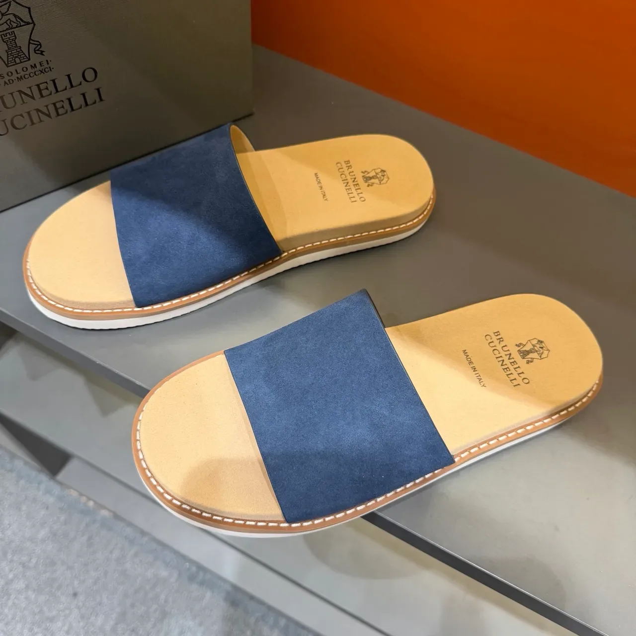 Brunello Cucinelli Single-Strap Leather Slippers 13