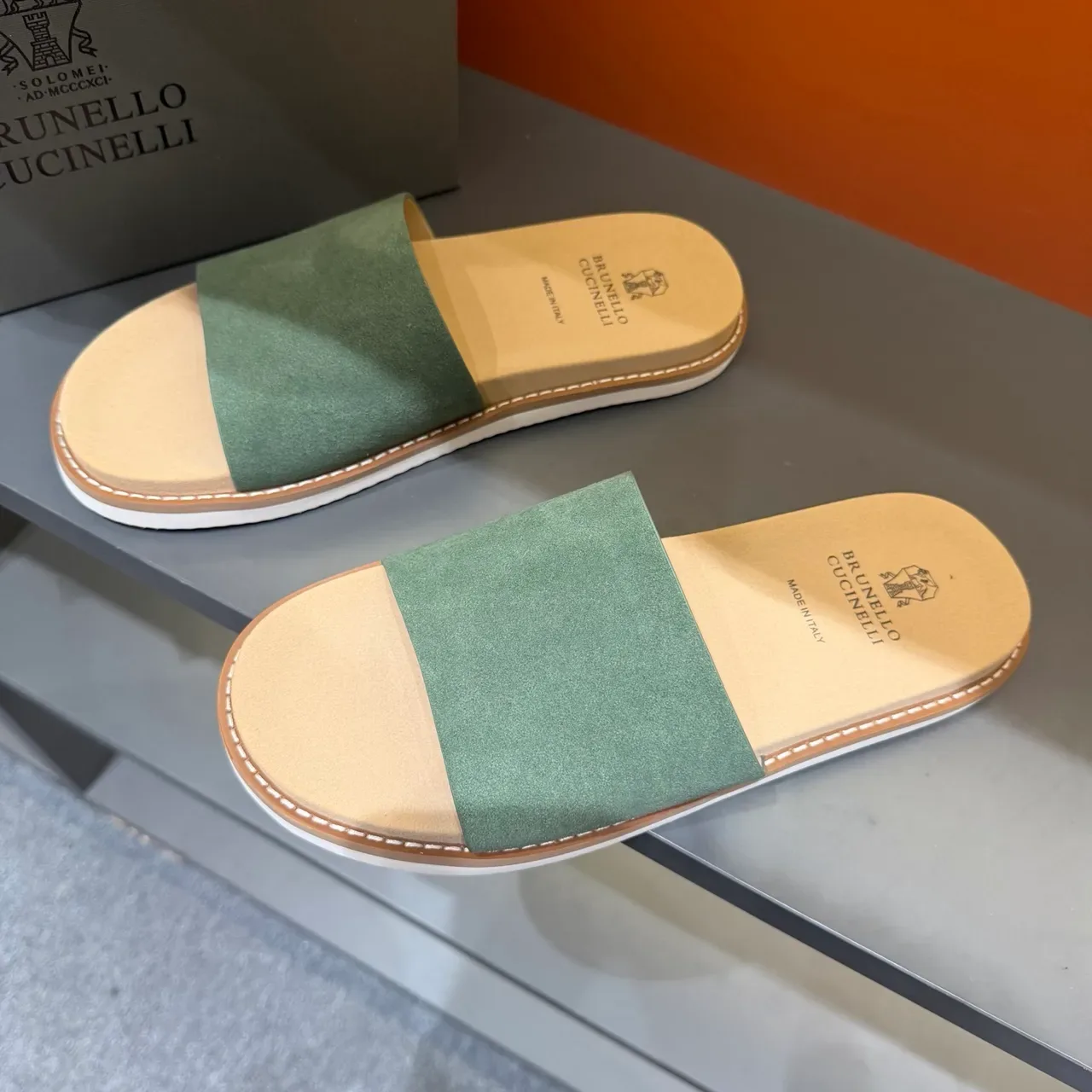 Brunello Cucinelli Single-Strap Leather Slippers 16