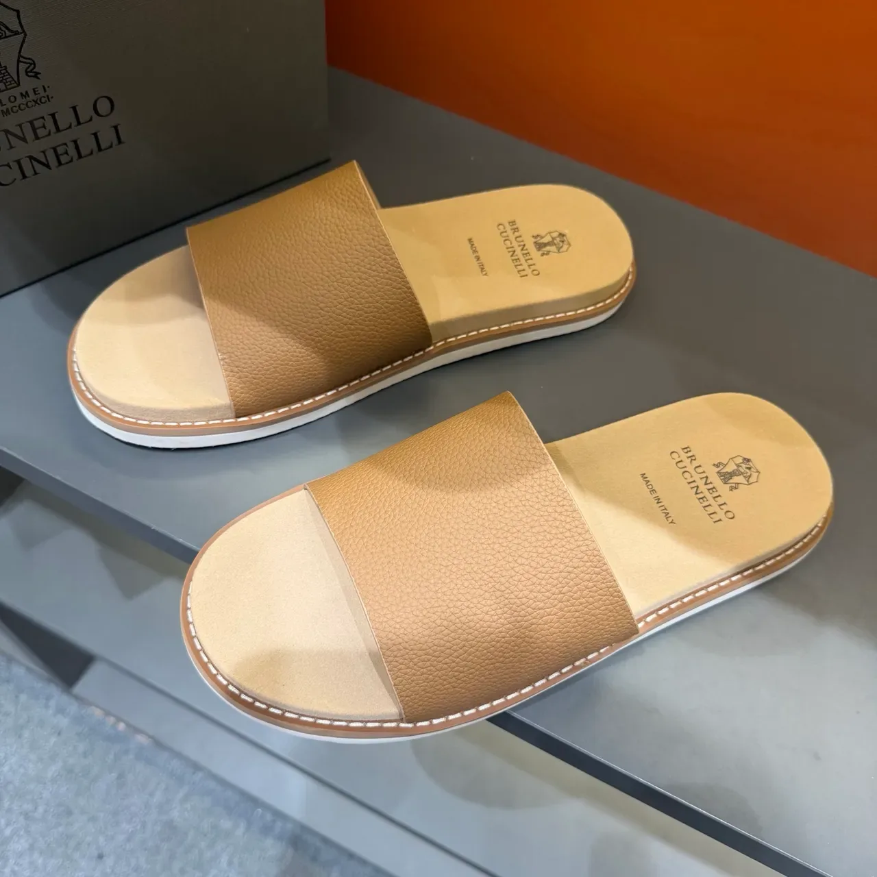 Brunello Cucinelli Single-Strap Leather Slippers 17