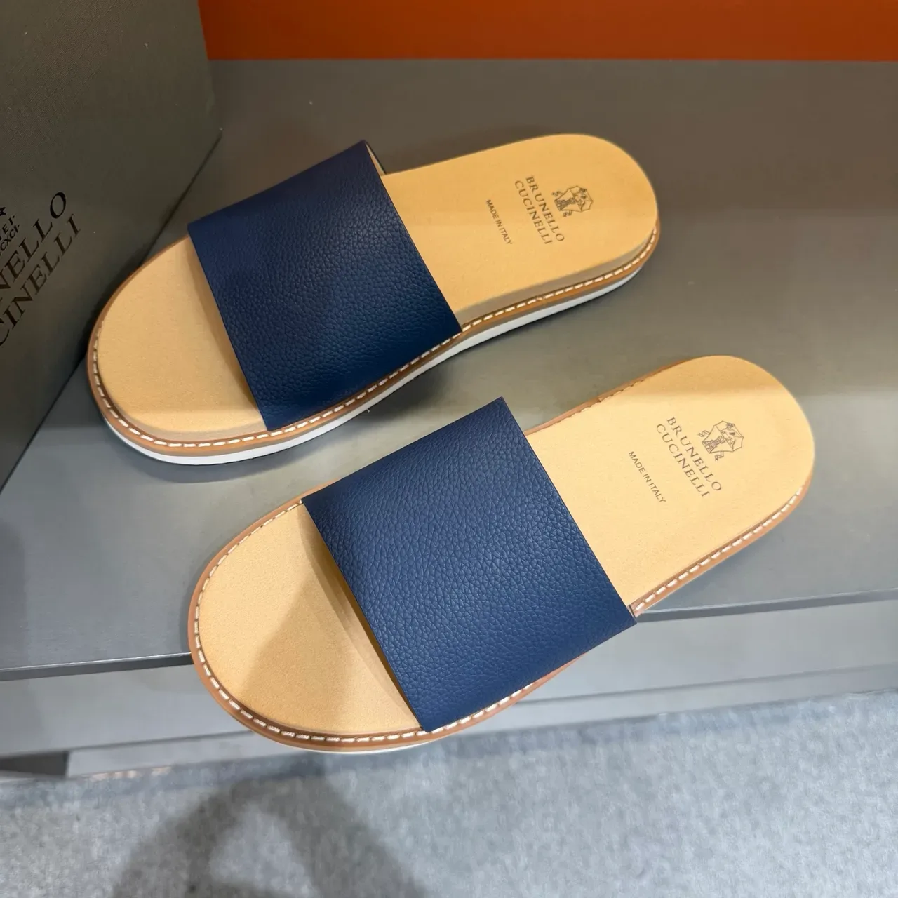 Brunello Cucinelli Single-Strap Leather Slippers 23