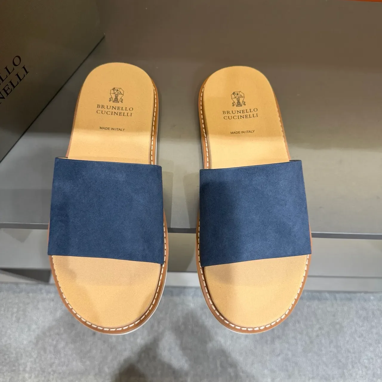 Brunello Cucinelli Single-Strap Leather Slippers 24
