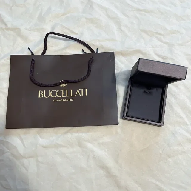 Buccellati Brown Gold Matte Paper Foil Branding Handbag 2