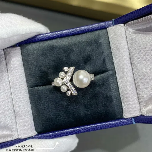 Chaumet Joséphine Asymmetrical Pearl and Diamond Ring 5