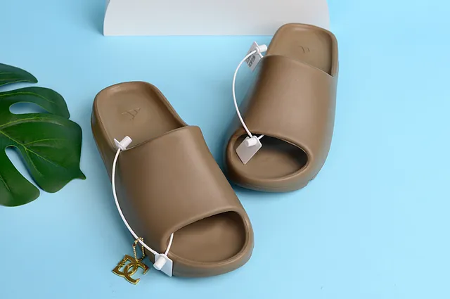 Coffee Brown Molded Rubber Slipper 4