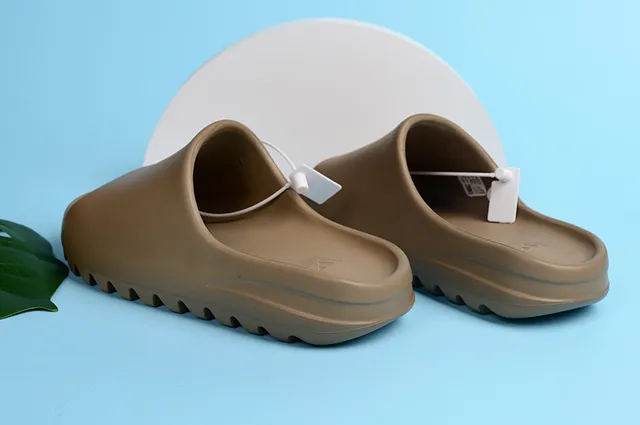 Coffee Brown Molded Rubber Slipper 5
