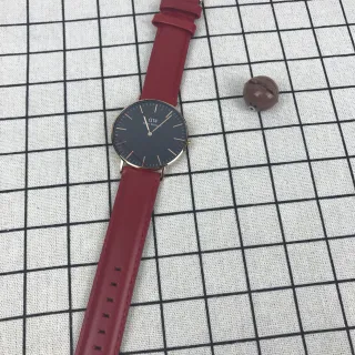 Daniel Wellington Classic Minimalist Red Leather Strap Quartz Watch