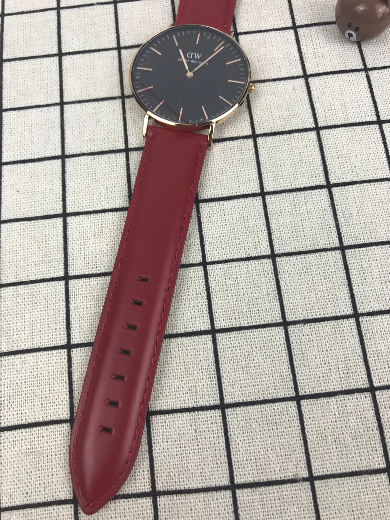 Daniel Wellington Classic Minimalist Red Leather Strap Quartz Watch 4
