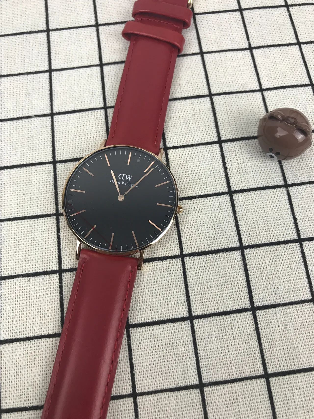 Daniel Wellington Classic Minimalist Red Leather Strap Quartz Watch 5