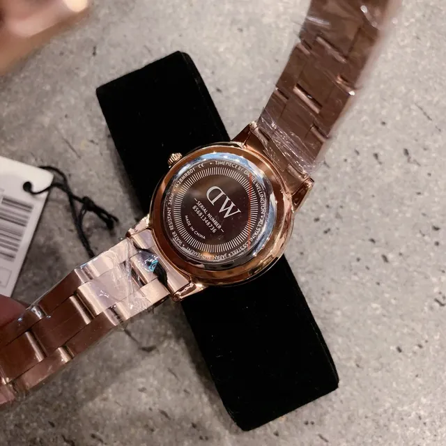 Daniel Wellington Montre Quartz Cadran Noir Or Rose Classique Petite 3