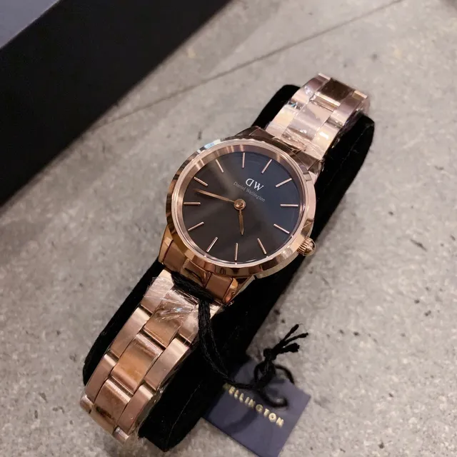 Daniel Wellington Montre Quartz Cadran Noir Or Rose Classique Petite 4