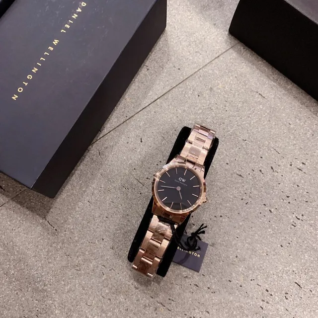 Daniel Wellington Montre Quartz Cadran Noir Or Rose Classique Petite 5