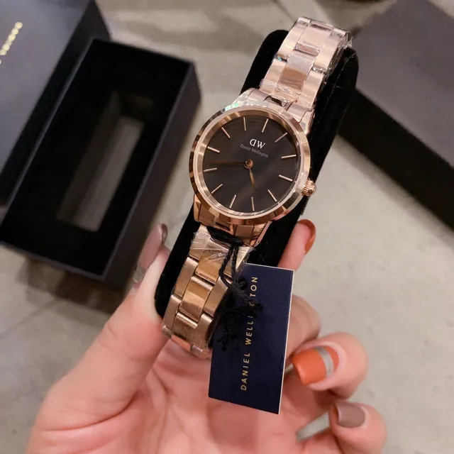 Daniel Wellington Montre Quartz Cadran Noir Or Rose Classique Petite 6
