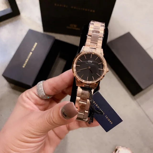 Daniel Wellington Montre Quartz Cadran Noir Or Rose Classique Petite 9