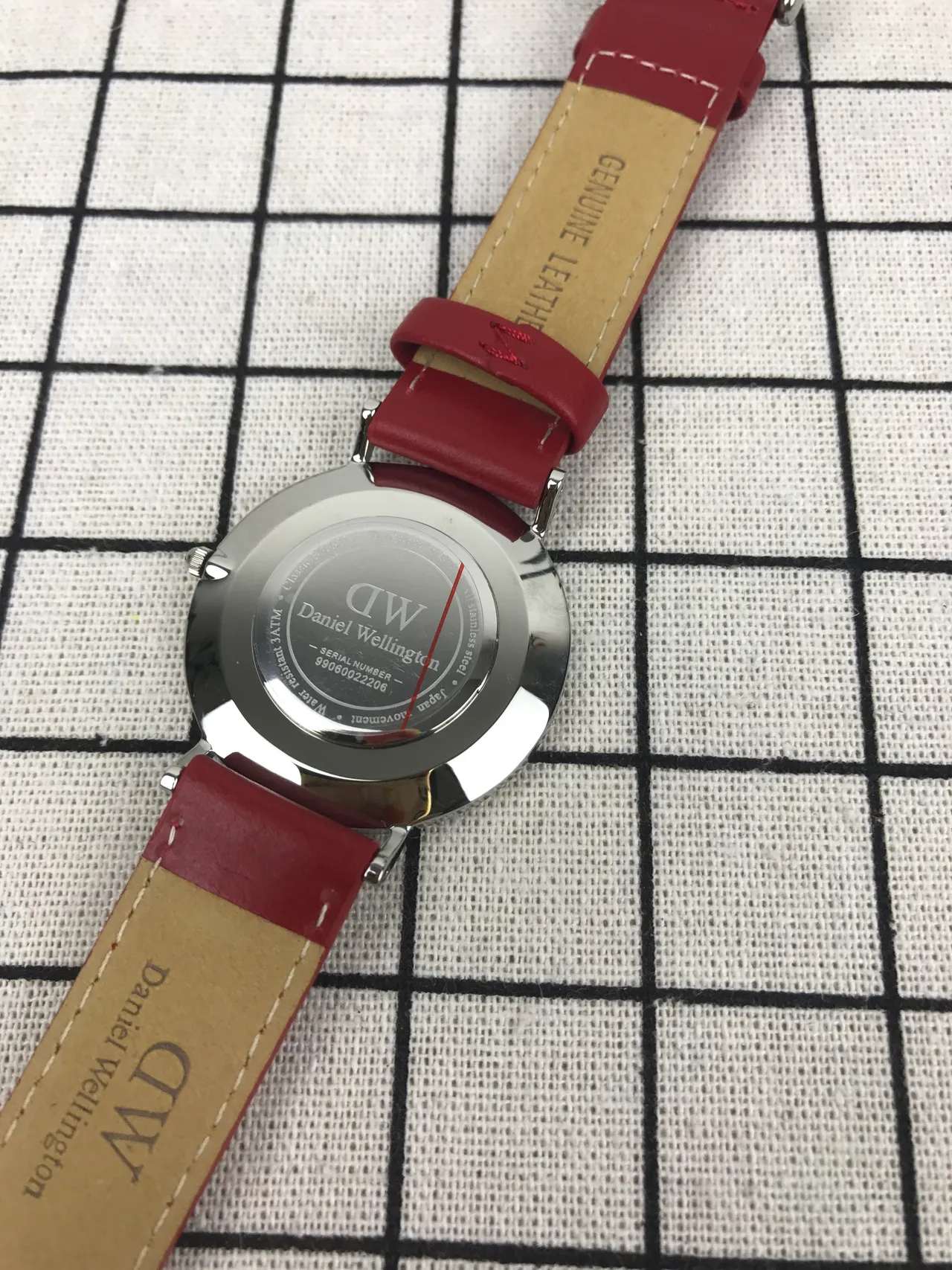 Daniel Wellington Red Black Minimalist Thin Case Quartz Watch 3